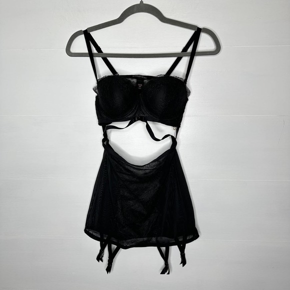 Victoria's Secret Other - Victoria's Secret lingerie set garter lace black bra strappy sexy chemise 34B
